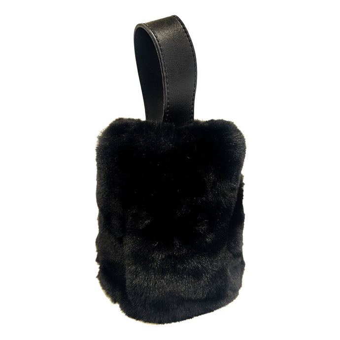Kleine Eimer-Tasche, Umhängetasche aus kuschelweichem Webpelz in Farbe Schwarz
