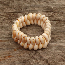 Load the image into the gallery viewer, shell bracelet "Nusa"