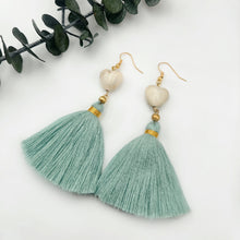 Load the picture into the gallery viewer, tassel earring "Stone"