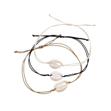 Load the image into the gallery viewer, Cowrie Shell Bracelet "Ubud"