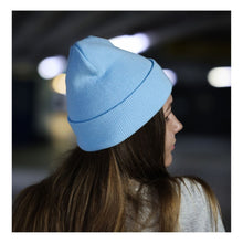 Laden Sie das Bild in den Galerie-Viewer, Damen schlichte Beanie Mütze für Winter in Farbe Hellblau.

