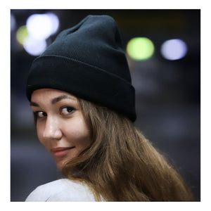 Women's simple beanie hat for winter in black.