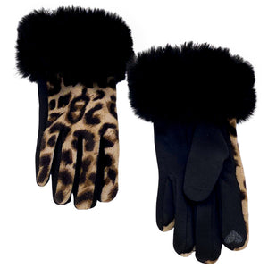 Women's winter gloves in leo print with touchscreen and faux fur.