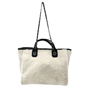 Trend Teddy Bag, kuschelige Tasche aus Plüsch in Farbe Weiß